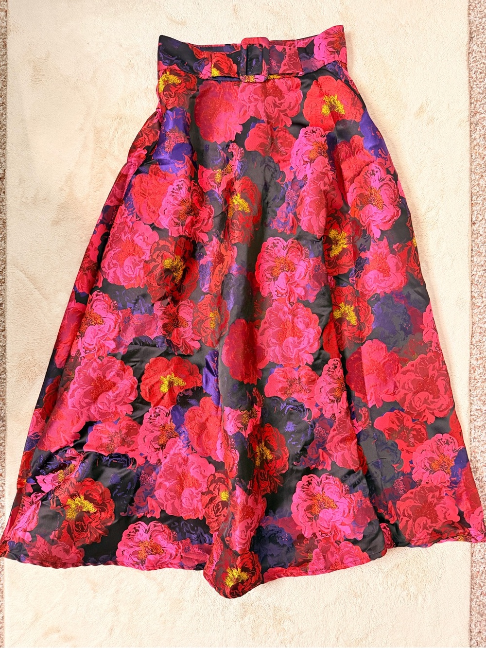 ‼️🌺Chicwish Floral A-Line Midi Skirt in Red, Pink and Black🌺‼️